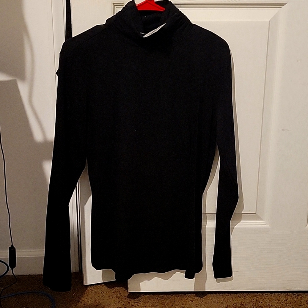 Turtle neck fitted blouse